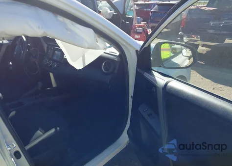 2017 Toyota Rav4 Le z USA, uszkodzony, nr VIN 2T3ZFREV2HW369657